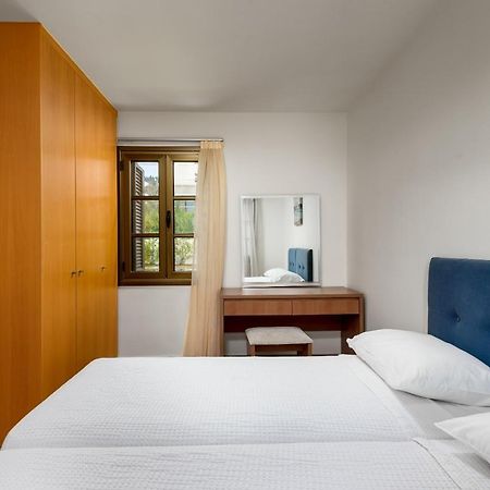 Aegean Blue Villa'S กาลาธอส ภายนอก รูปภาพ