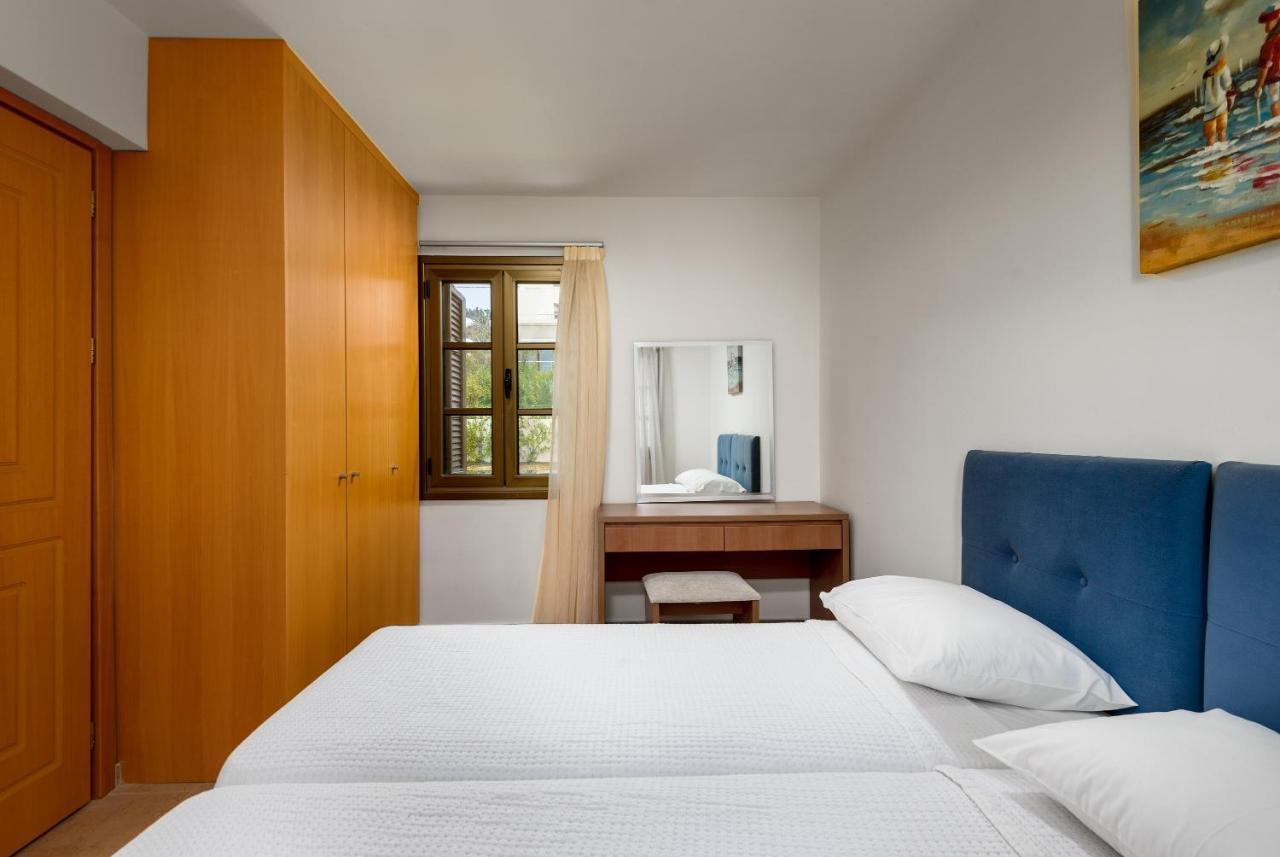 Aegean Blue Villa'S กาลาธอส ภายนอก รูปภาพ