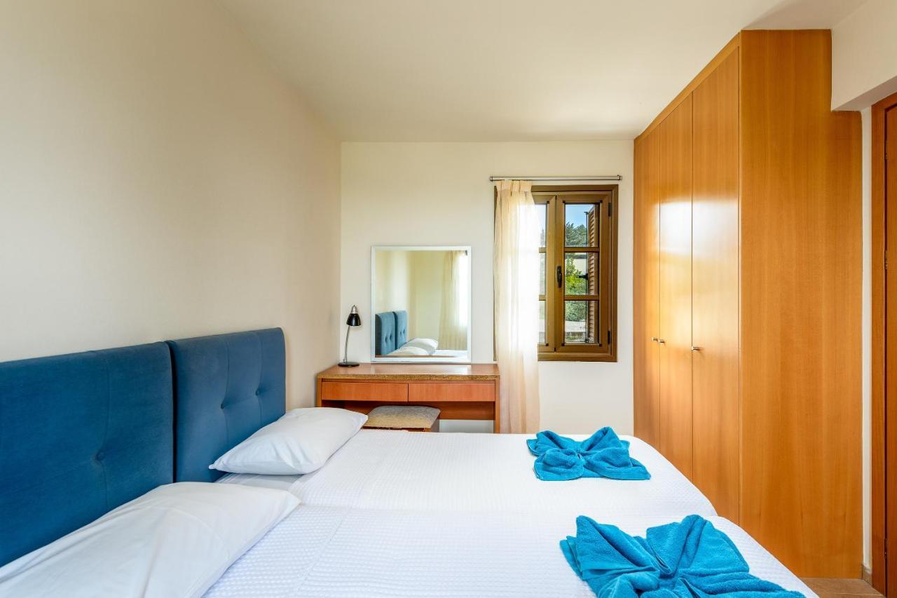 Aegean Blue Villa'S กาลาธอส ภายนอก รูปภาพ